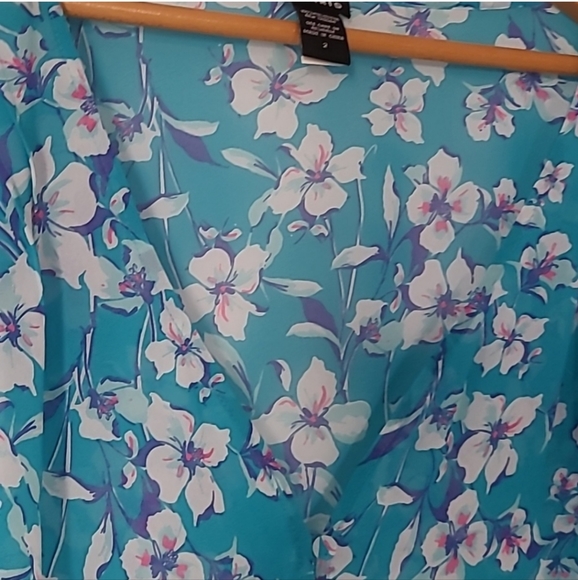 Torrid Sheer Floral Blouse - Picture 8 of 8